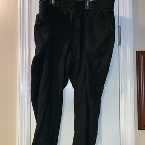 Old navy linen capris. XL